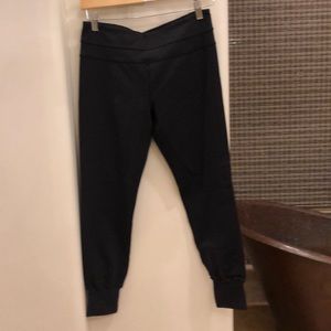 Lululemon jogger black